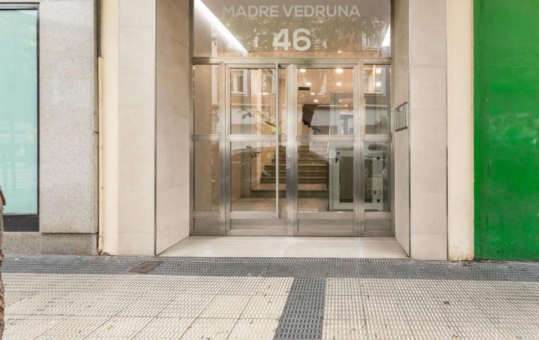 Urban Vedruna Zaragoza Eksteriør bilde